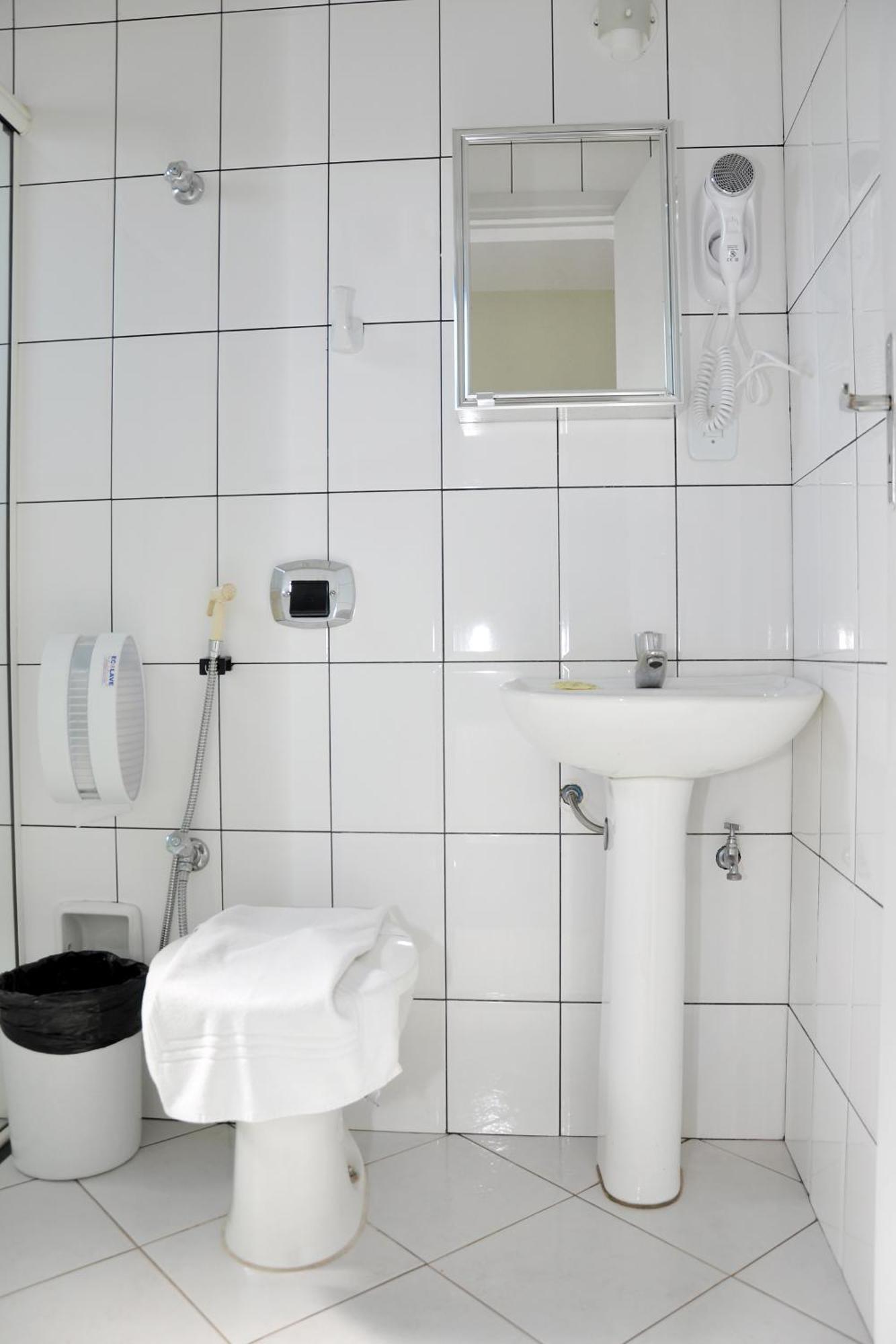 Hotel Carolina Plaza Uberaba Quarto foto